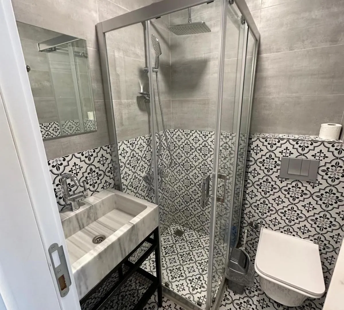 Yellowhouse Room 4 Istanbul Turkey